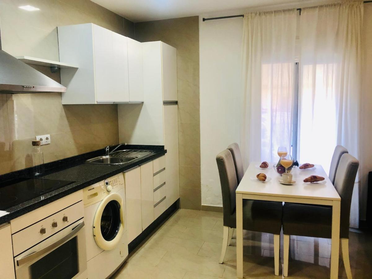 Kawaii Beachfront Malagueta Apartment Malaga Luaran gambar