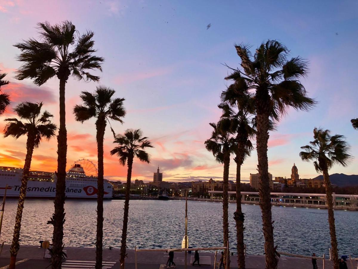 Kawaii Beachfront Malagueta Apartment Malaga Luaran gambar