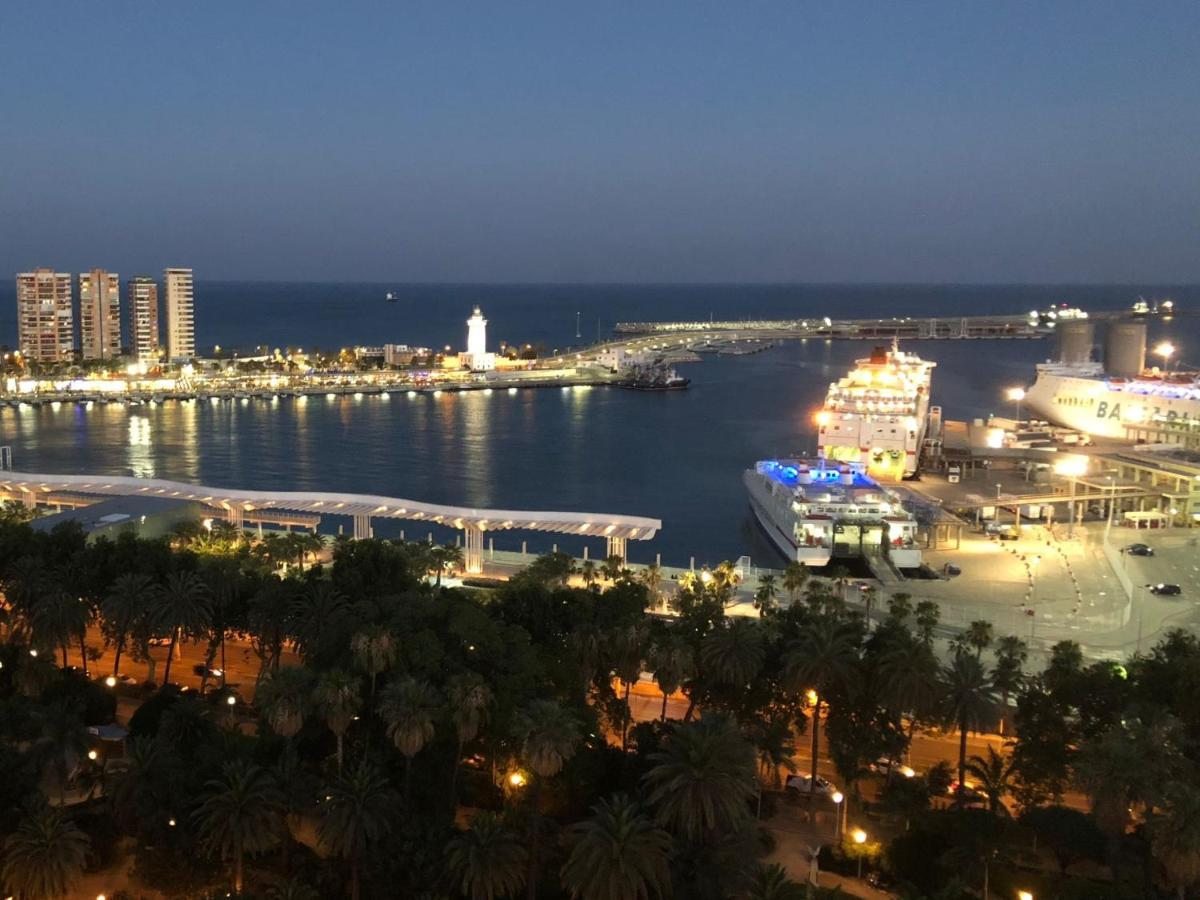 Kawaii Beachfront Malagueta Apartment Malaga Luaran gambar