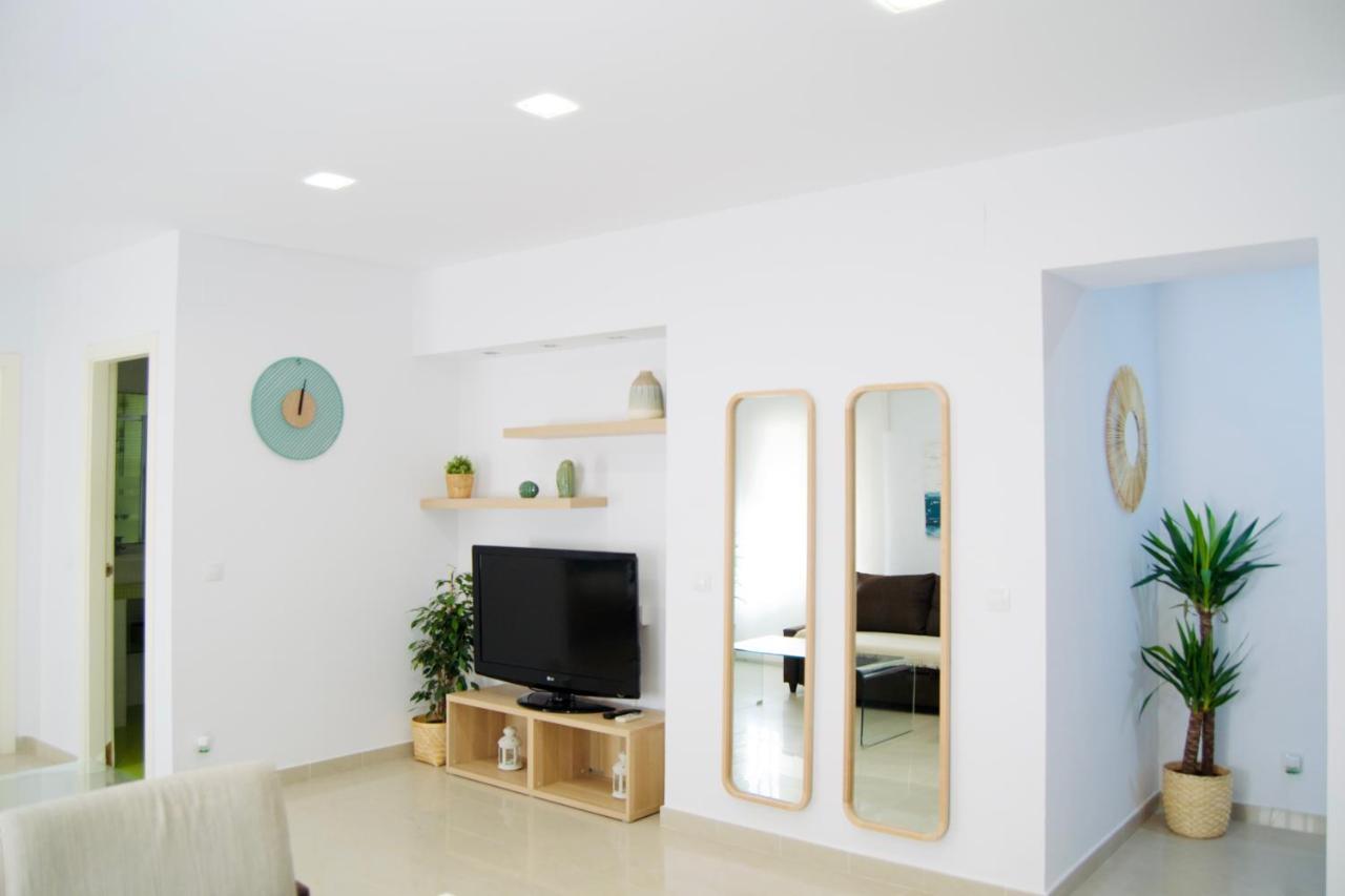 Kawaii Beachfront Malagueta Apartment Malaga Luaran gambar