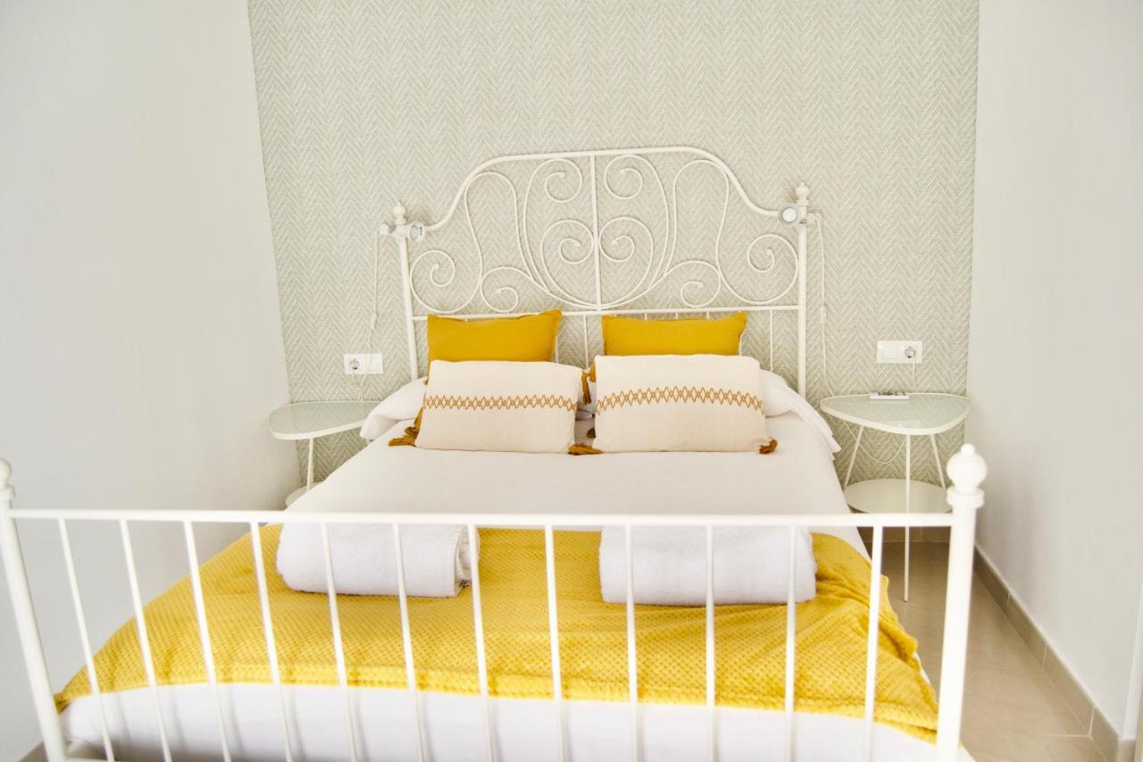 Kawaii Beachfront Malagueta Apartment Malaga Luaran gambar