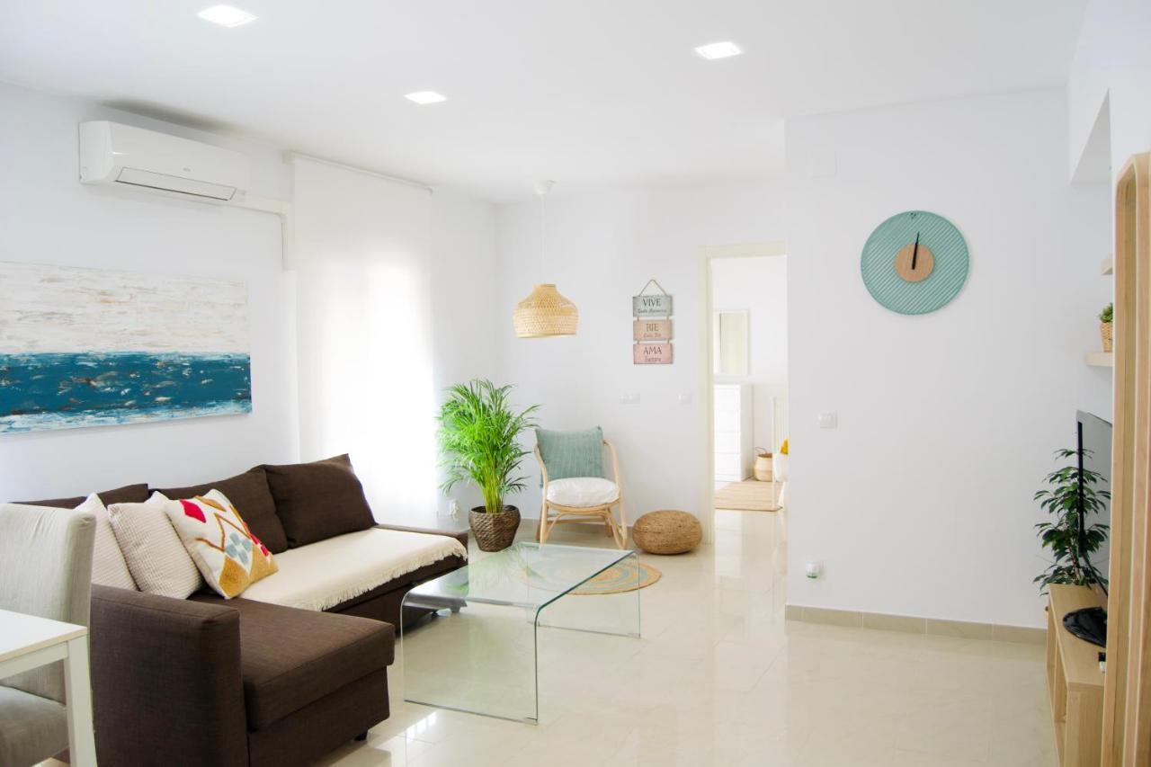 Kawaii Beachfront Malagueta Apartment Malaga Luaran gambar